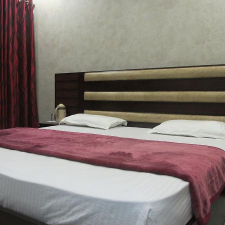 Hotel Silk Haldwani Luaran gambar